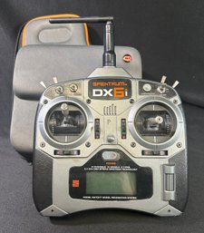 Spektrum DX6i 6-channel RC Transmitter With Case.