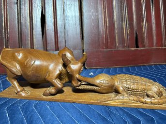 Wood Carved Bull And Crocodile Fighting
