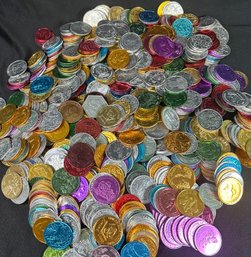 Lot Of 800 MARDI GRAS Aluminum Coins. 1960s - 1980s Many Rare And Collectible