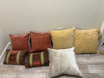 Lot Of 7 Pillows