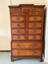 Stunning Vintage Century Furniture Georgian Hepplewhite Style Book Matched Flame Mohagany Dresser