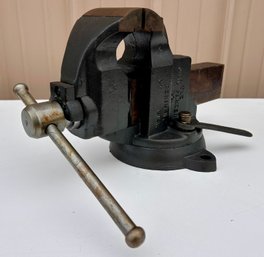Refurbished Charles Parker Co. No. 973-1/2 Swivel Base Bench Vise, Pat. 1930 - 3.5' Jaws, Meriden CT (R1)