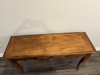 Hekman Solid Wood Sofa Table With Center Drawer