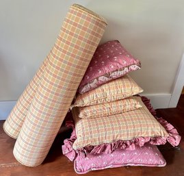 7 Coordinated Throw Pillows