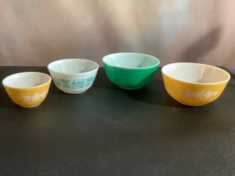 Vintage Pyrex Mixing Bowls