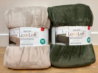 Pair Of Twin Super Soft Blankets