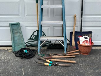 An Assortment Of Yard & Garden Items