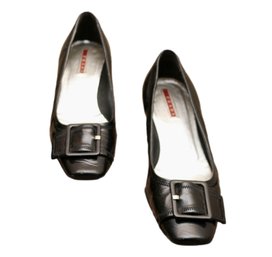 Prada Shoes Size 8