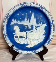 Home With The Tree Plate In The Christmas Cameos Series By Incolay Studios