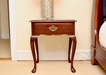 Harden Furniture Queen Anne Style Nightstand