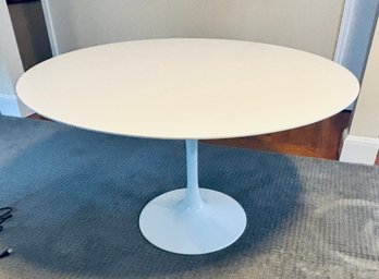 White Saarinien Style Round Table