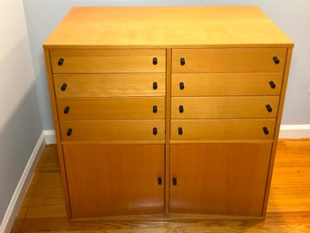 Convenient Modern Storage - Drawers & Cupboards