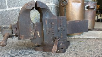 Antique Large And Heavy Chase Parker No. 824 1/2 Bench Vise.