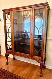 Gorgeous Vintage Queen Ann Vitrine Cabinet With Ball And Clow Feet.