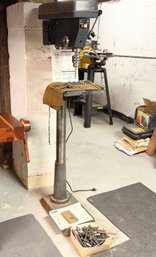 Craftsman 15' Floor Model Drill Press With Drill Bits And More (READ DESCRIPTION)