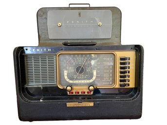 Vintage Zenith Trans-oceanic  Portable Radio.