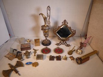BRONZE AND BRASS ANTIQUE ITEMS.