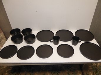 14 Piece Stone And Lain Stoneware Dish Set