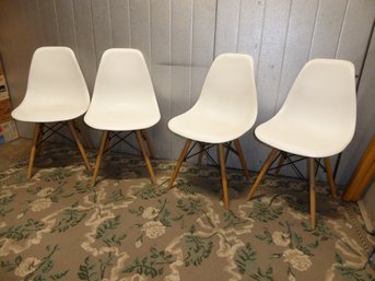 Lot Of 4 White Eiffel Style Chairs