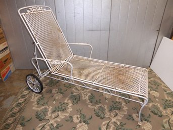 Vintage Wrought Iron Russell Woodard Acorn And Oak Leaf Chaise Lounge Chair