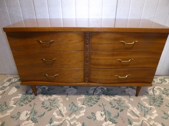 Vintage MCM Bassett 6-drawer Dresser With Walnut Veneers