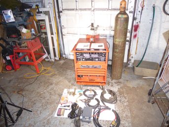 Lincoln Ideal Arc Model 250/250 Tig Welder With 1 Tank Argon/carbon Dioxide Gas
