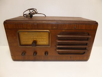 Vintage Wooden Case General Electric Tube Radio