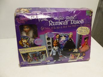 RARE Bratz Formal Funk Super Stylin Runway Disco