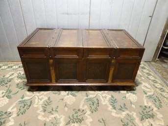 Sliding Top Chest/coffee Table