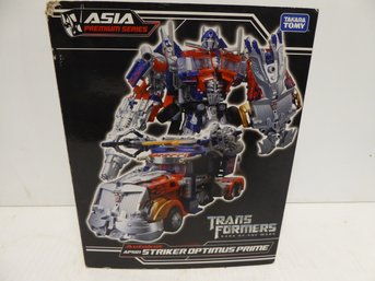 Asia Premium Series Transformer AP501 Striker Optimus Prime