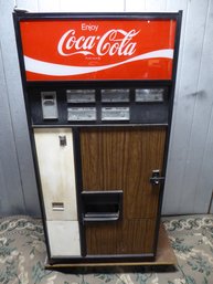 Vintage Coin-op Coca-cola Vending Machine
