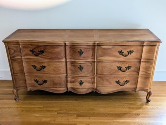 Henredon 9 Drawer French Provincial Dresser