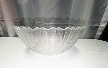 Swirl Shell Design Glass Serving Bowl