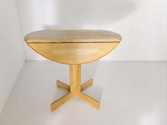 Round Maple Drop Leaf Round Table With Solid Wood Base