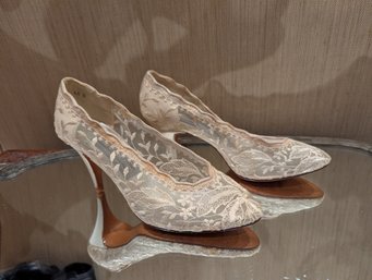Gorgeous Stuart Weitzman Designer Vintage Bridal /Cinderella  Lacy Heels