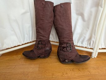 Funky Stylish  Leather Boots Size 7. (Broken In)  Still In Good Condition