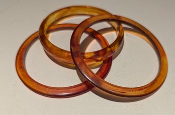 Vintage Bangles (bracelets) Lucite ?
