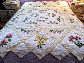 Lovely Floral Hand-stitched Diamond Pattern Vintage Quilt