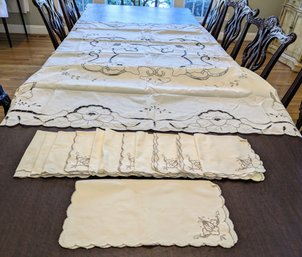 Vintage Embroidered & Taupe/Gray Detailed Rectangular Table Clothes With (12) Matching Napkins
