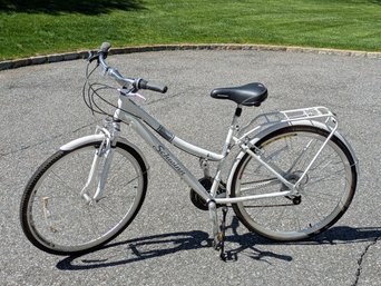 Schwinn Discover Women's Hybrid Bike