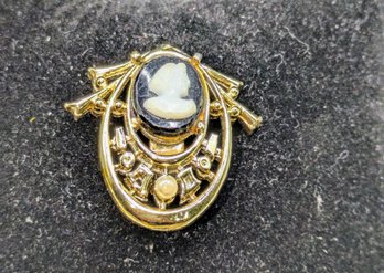 Vintage Gold Tone Cameo & Pearl Accented Brooch