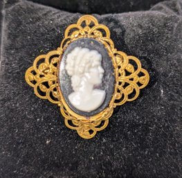Vintage Gold Tone Filagree Desgin Cameo Accented Brooch