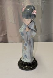 Vintage Retired Lladro Sayonara Figurine - No Box