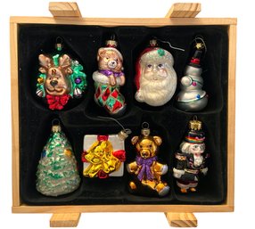 Vintage Eight Piece Ornament Collection (J7)