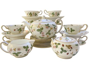 Vintage Wedgwood 'Wild Strawberry' Fine Bone China Tea Set - Service For Eight