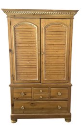Vintage Lexington 'Seaside Nights' Plantation Pine Armoire