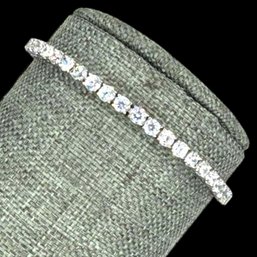 (A117) Sterling Silver Clear Stones Tennis Bracelet