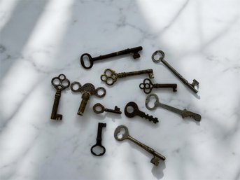 Eleven Assorted Vintage And Antique Keys
