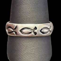 (M19) Sterling Silver Christian Fish Band Ring, Size 10.75