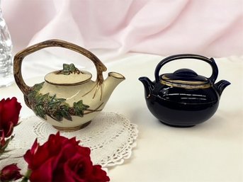 2 Teapots